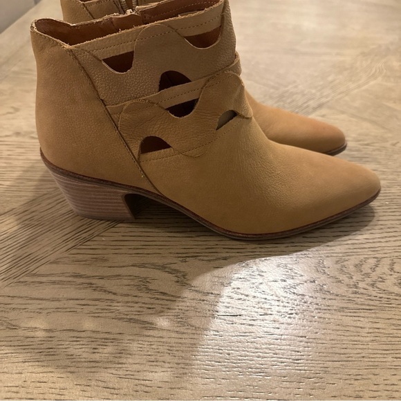 Lucky Brand Ankle Boots Booties Shoes Womens Size 9.5  Brown Leather - Picture 2 of 5
